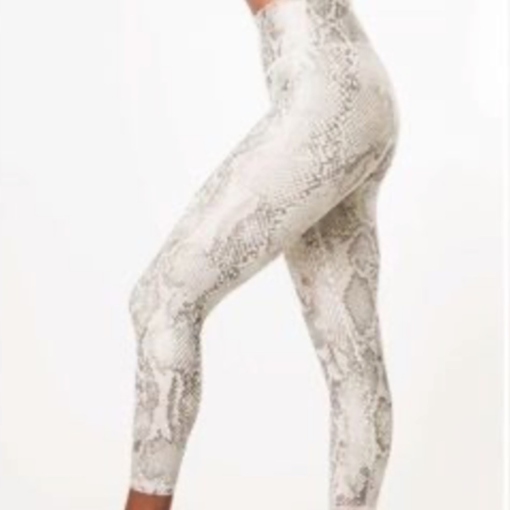 IVL LEGGINGS SIZE 6 !!!